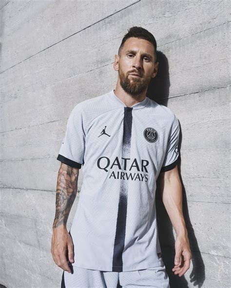 psg 2022 away kit.